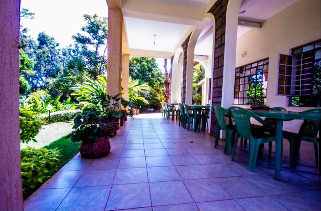 Riverfront Gardens Bed & Breakfast Mjini Екстериор снимка