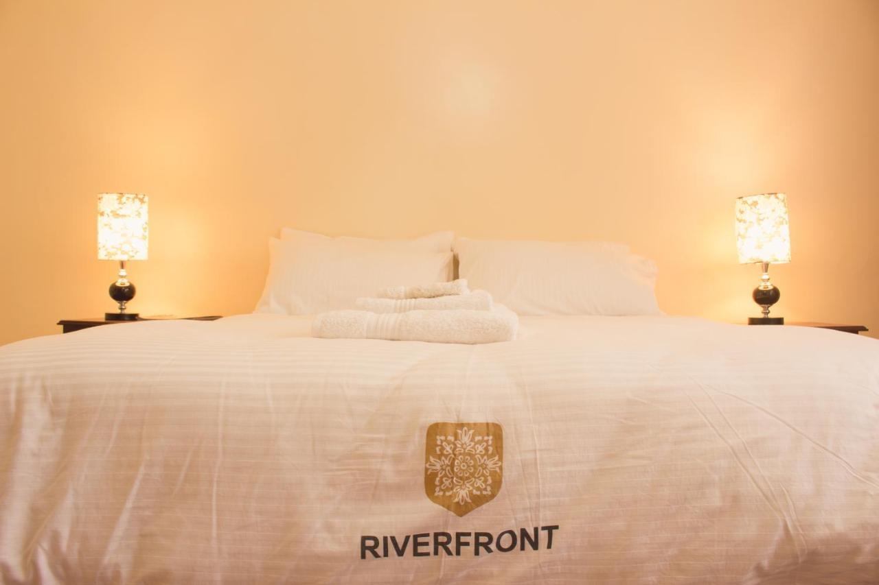 Riverfront Gardens Bed & Breakfast Mjini Екстериор снимка