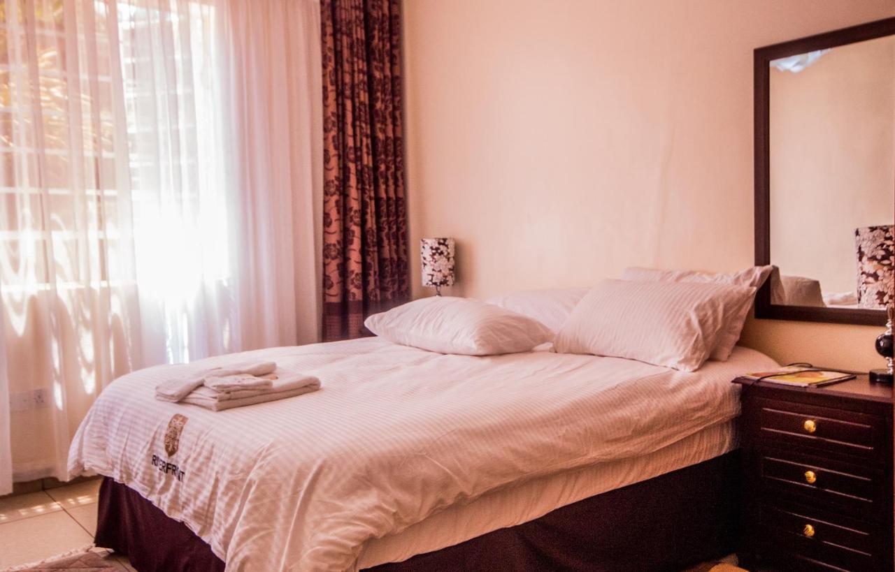 Riverfront Gardens Bed & Breakfast Mjini Екстериор снимка